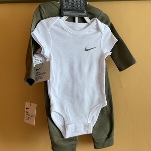 Nike White and Olive Green 3-Piece Baby Set 6 months NWT